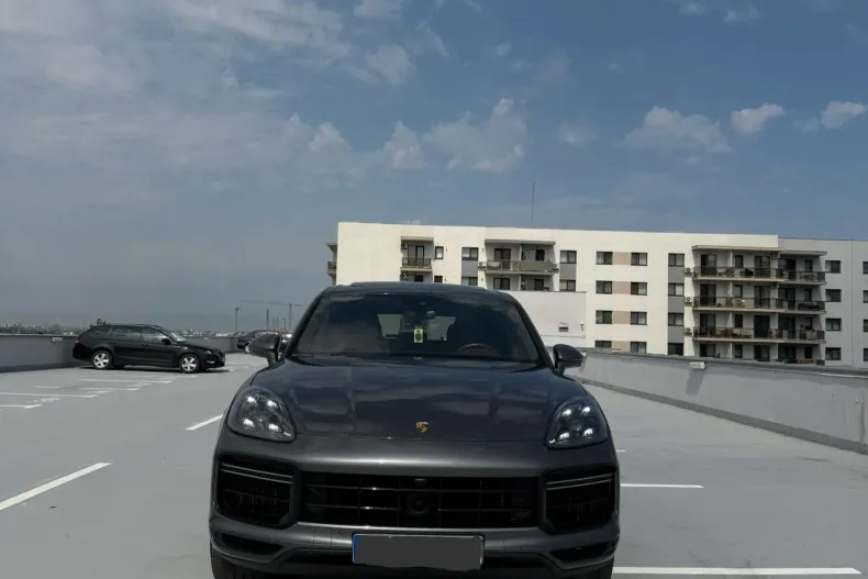 Porsche Cayenne din 2021 cu 105.000 km - oferta POR139536 - foto 1