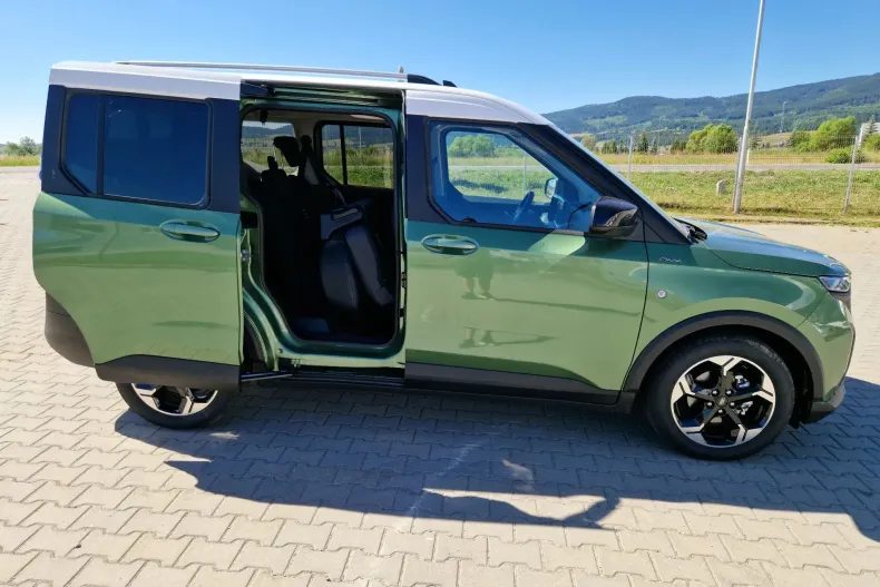 Ford Tourneo Courier din 2024 cu 10 km - oferta FOR139555 - foto 1