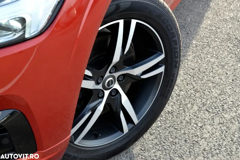 Volvo XC60 din 2019 cu 112.248 km - oferta VOL139573 - foto 12
