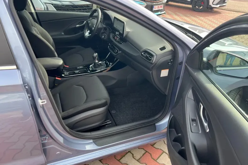 Hyundai i30 din 2024 cu 2.287 km - oferta HYU139575 - foto 11