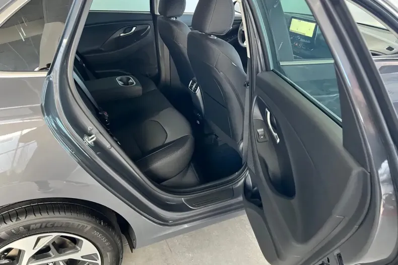 Hyundai i30 din 2024 cu 1 km - oferta HYU139576 - foto 11