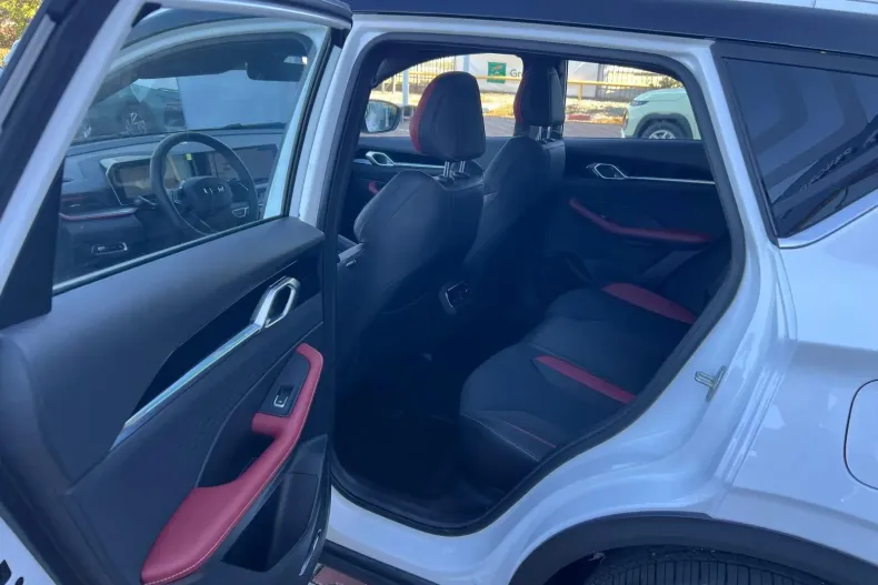 Geely Coolray din 2024 cu 7.085 km - oferta GEE139578 - foto 11