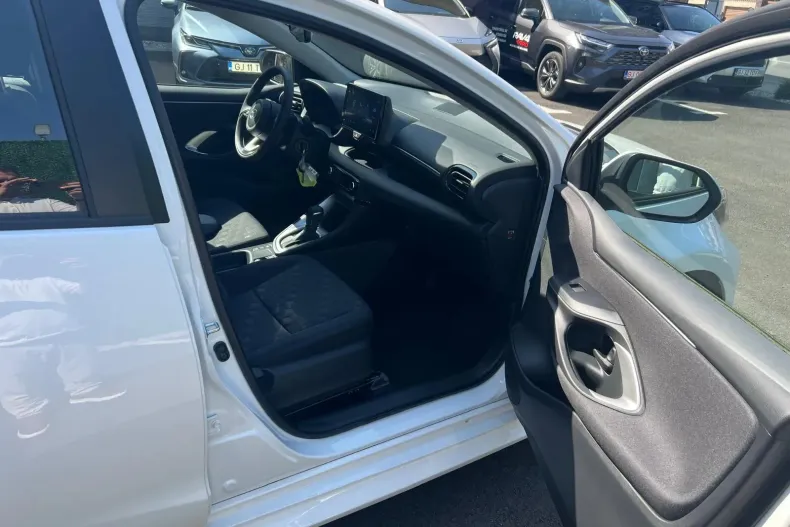Toyota Yaris din 2025 cu 1 km - oferta TOY139580 - foto 9