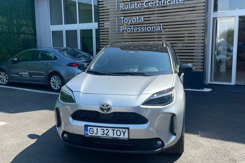 Toyota Yaris Cross din 2024 cu 4.989 km - oferta TOY139585 - foto 1
