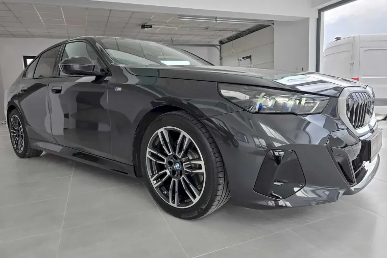 BMW Seria 5 din 2024 cu 14.150 km - oferta BMW139595 - foto 3