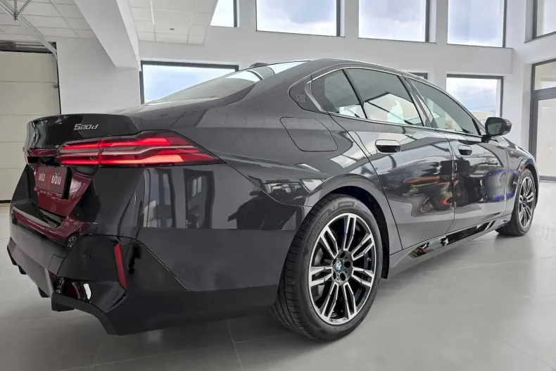 BMW Seria 5 din 2024 cu 14.150 km - oferta BMW139595 - foto 7