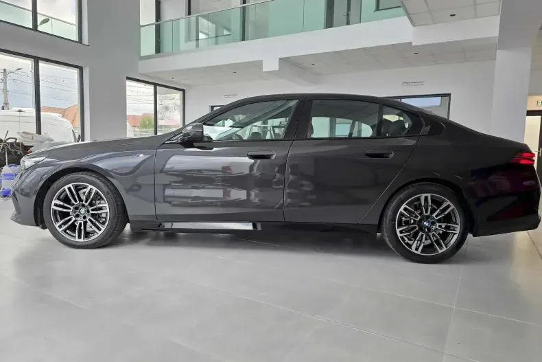 BMW Seria 5 din 2024 cu 14.150 km - oferta BMW139595 - foto 9