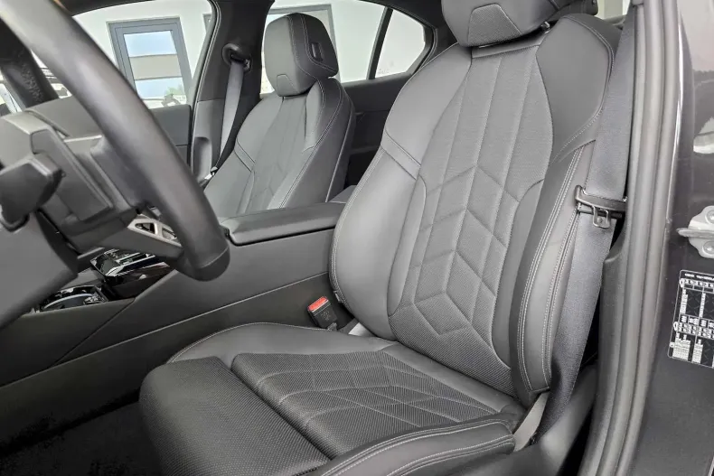 BMW Seria 5 din 2024 cu 14.150 km - oferta BMW139595 - foto 12