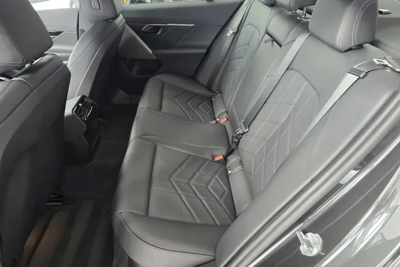 BMW Seria 5 din 2024 cu 14.150 km - oferta BMW139595 - foto 13