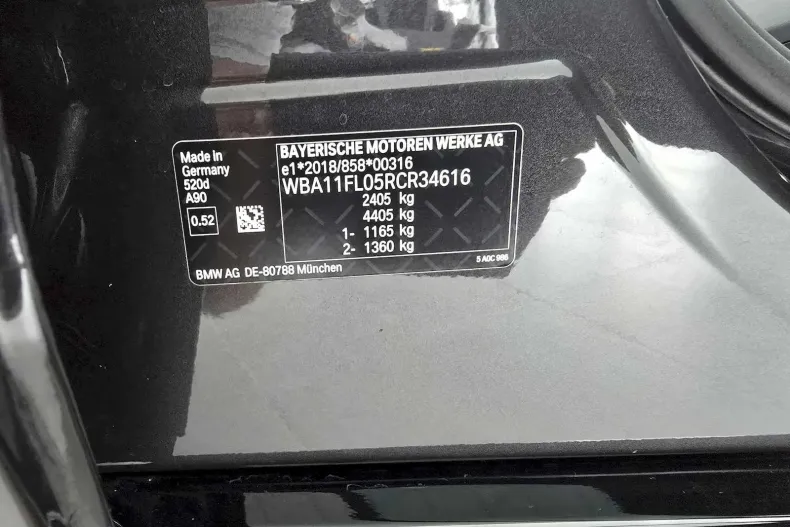 BMW Seria 5 din 2024 cu 14.150 km - oferta BMW139595 - foto 32