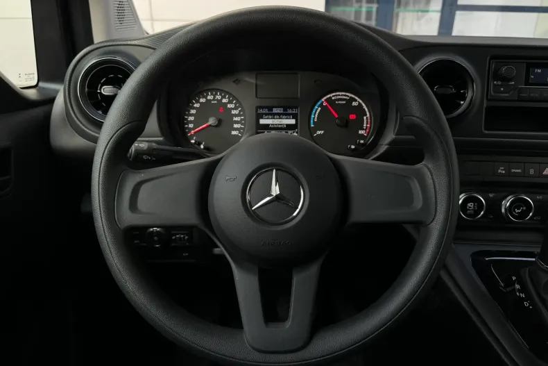 Mercedes-Benz Citan din 2023 cu 3.400 km - oferta MER139611 - foto 20