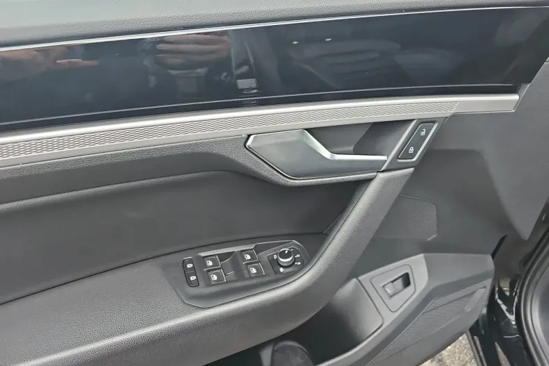 Volkswagen Touareg din 2023 cu 36.280 km - oferta VOL139648 - foto 6