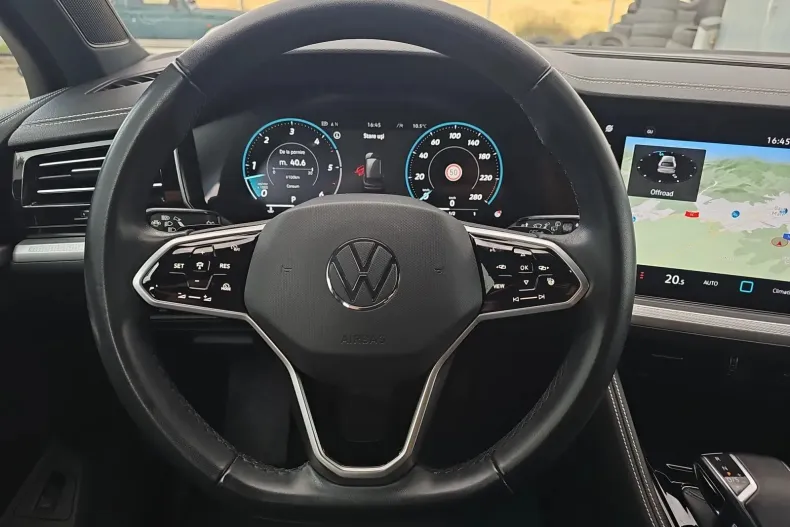 Volkswagen Touareg din 2023 cu 36.280 km - oferta VOL139648 - foto 8