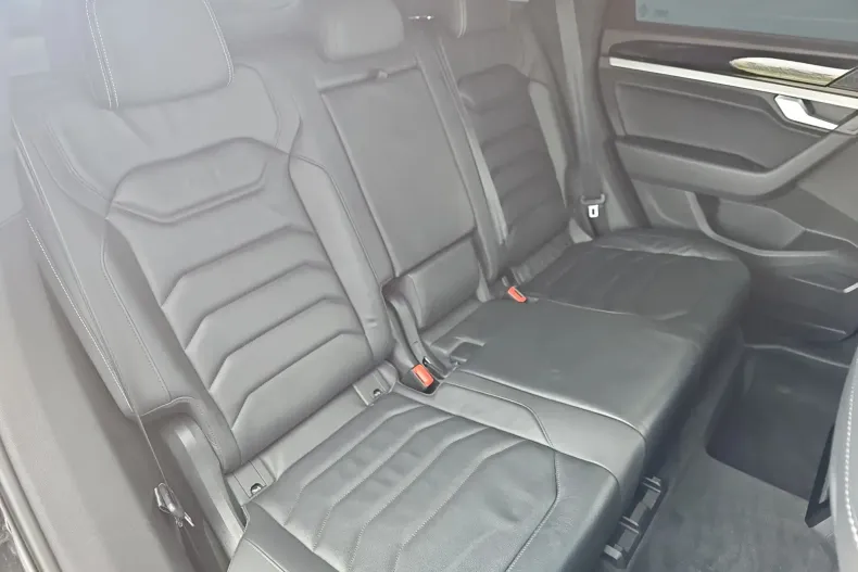 Volkswagen Touareg din 2023 cu 36.280 km - oferta VOL139648 - foto 14