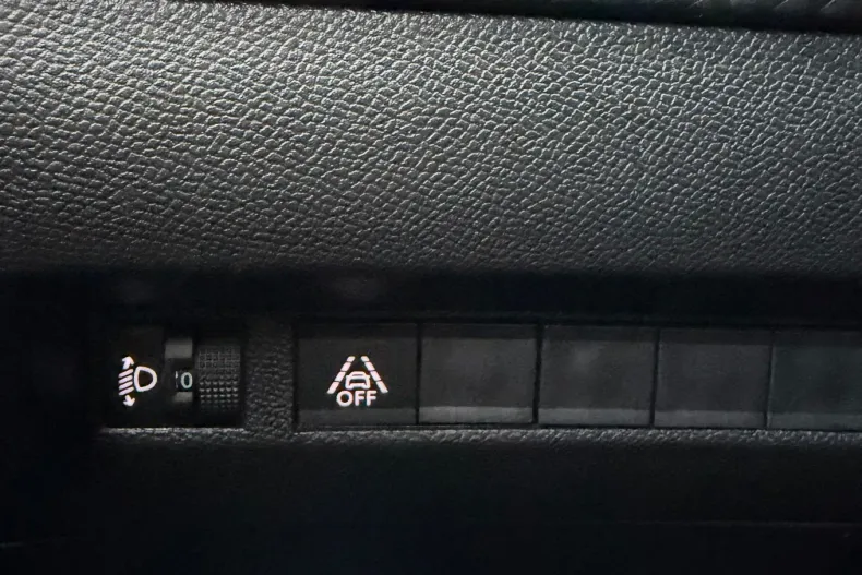 Peugeot 2008 din 2020 cu 173.580 km - oferta PEU139703 - foto 21