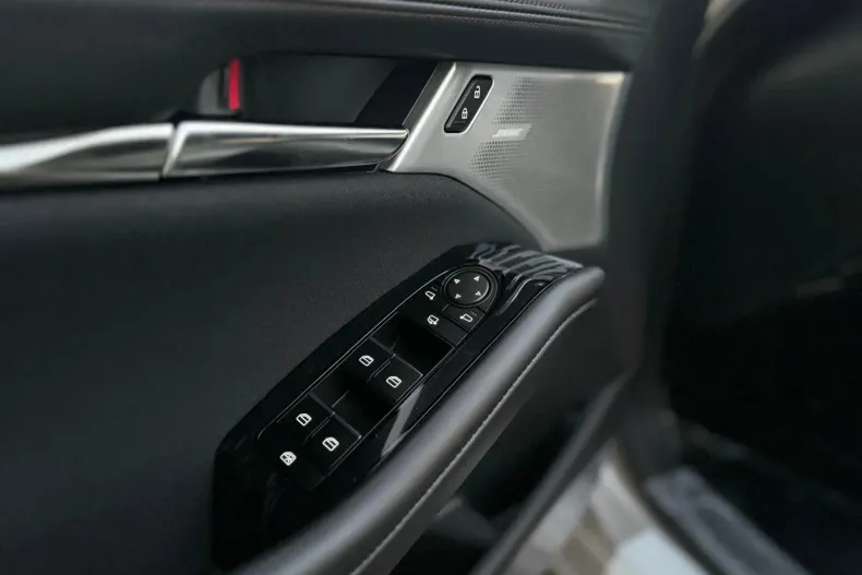 Mazda 3 din 2025 cu 1 km - oferta MAZ139731 - foto 13