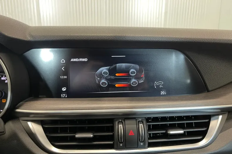 Alfa Romeo Stelvio din 2023 cu 32.347 km - oferta ALF139799 - foto 19