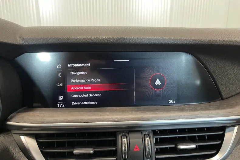 Alfa Romeo Stelvio din 2023 cu 32.347 km - oferta ALF139799 - foto 22