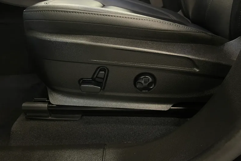 Alfa Romeo Stelvio din 2023 cu 32.347 km - oferta ALF139799 - foto 24