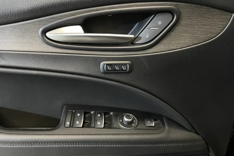 Alfa Romeo Stelvio din 2023 cu 32.347 km - oferta ALF139799 - foto 26