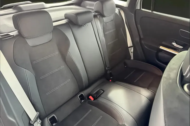 Mercedes-Benz GLA din 2024 cu 6.000 km - oferta MER139801 - foto 13