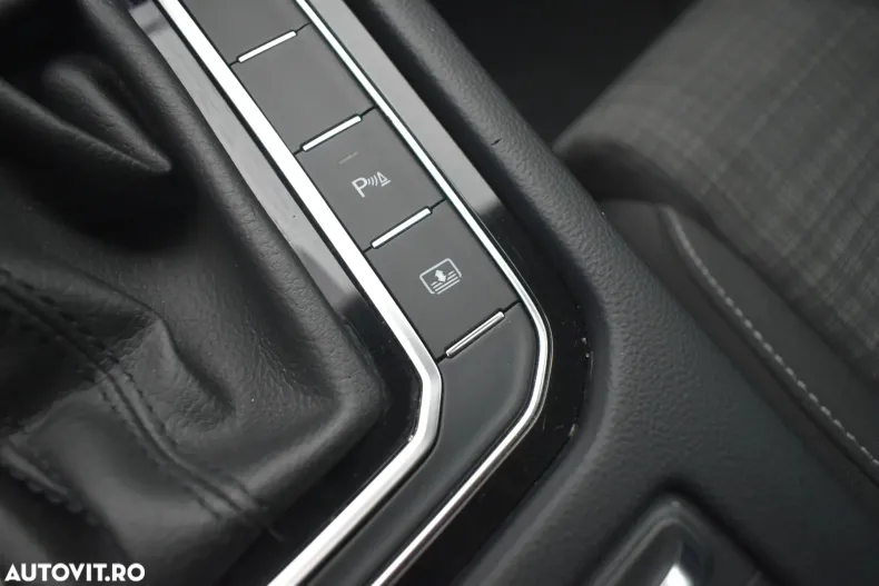 Volkswagen Passat din 2020 cu 75.138 km - oferta VOL139805 - foto 19