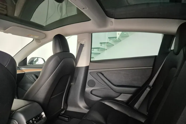 Tesla Model 3 din 2022 cu 70.900 km - oferta TES139845 - foto 11