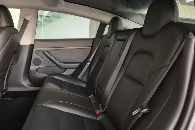 Tesla Model 3 din 2022 cu 70.900 km - oferta TES139845 - foto 12