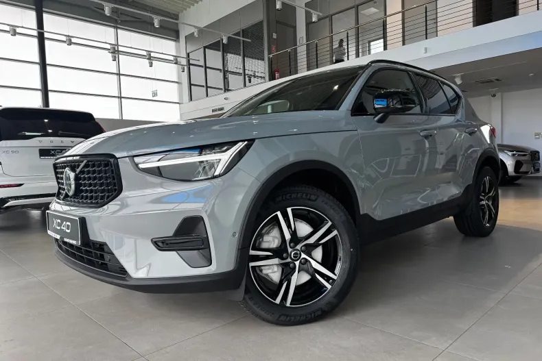 Volvo XC40 din 2025 cu 3.000 km - oferta VOL139846 - foto 1