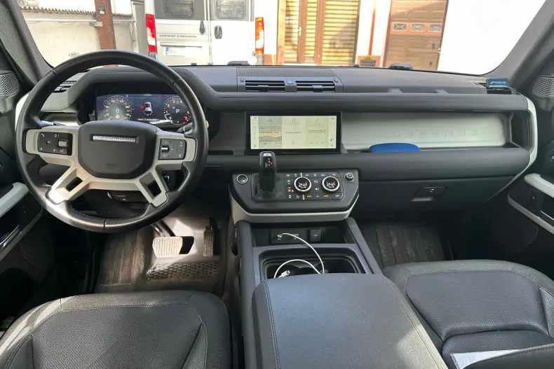 Land Rover Defender din 2021 cu 42.000 km - oferta LAN139866 - foto 6