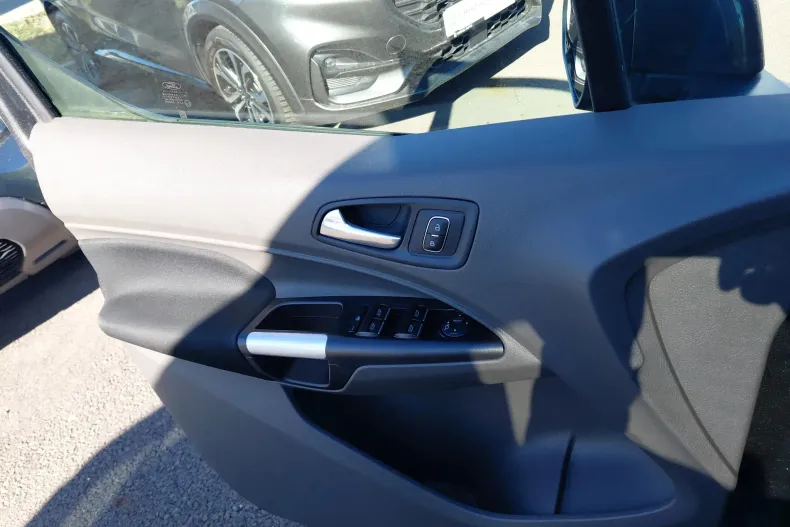 Ford Tourneo Connect din 2020 cu 132.481 km - oferta FOR139874 - foto 19