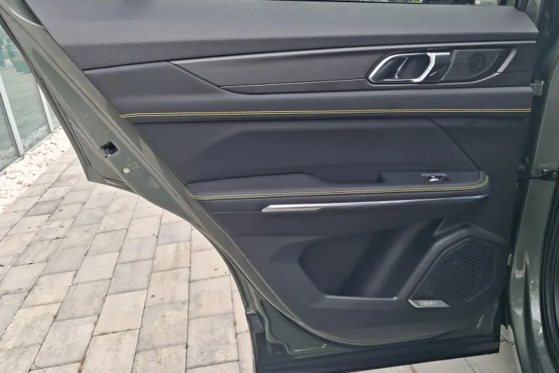 Lynk&Co 01 din 2024 cu 3.257 km - oferta LYN139881 - foto 9