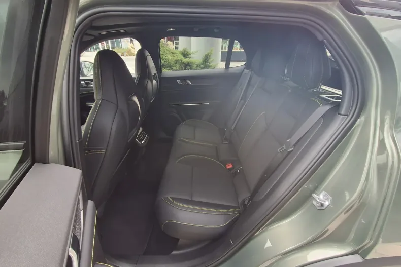 Lynk&Co 01 din 2024 cu 3.257 km - oferta LYN139881 - foto 10