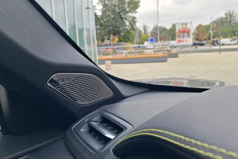 Lynk&Co 01 din 2024 cu 3.257 km - oferta LYN139881 - foto 19