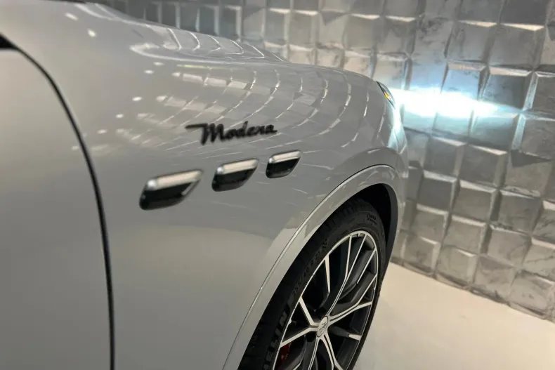 Maserati Grecale din 2023 cu 30.790 km - oferta MAS139894 - foto 30
