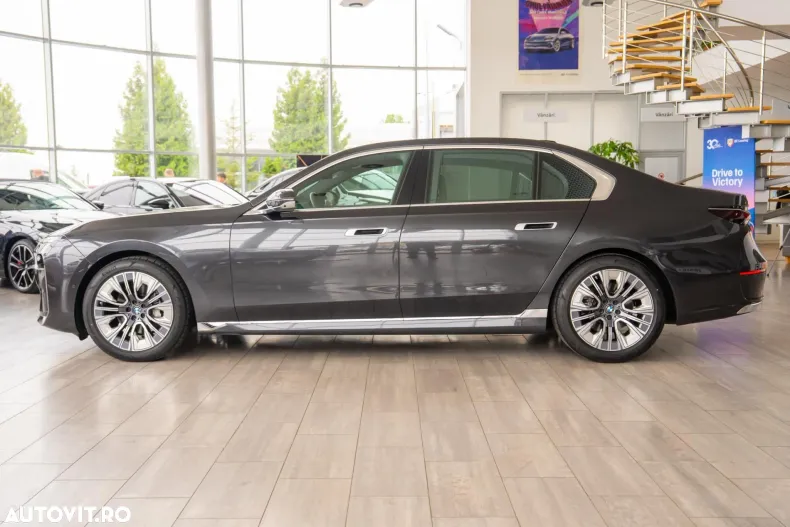BMW Seria 7 din 2024 cu 43.300 km - oferta BMW139897 - foto 9