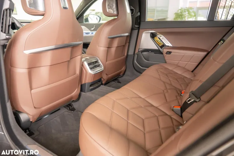 BMW Seria 7 din 2024 cu 43.300 km - oferta BMW139897 - foto 22