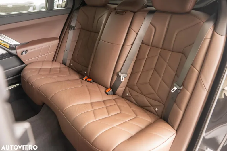 BMW Seria 7 din 2024 cu 43.300 km - oferta BMW139897 - foto 23