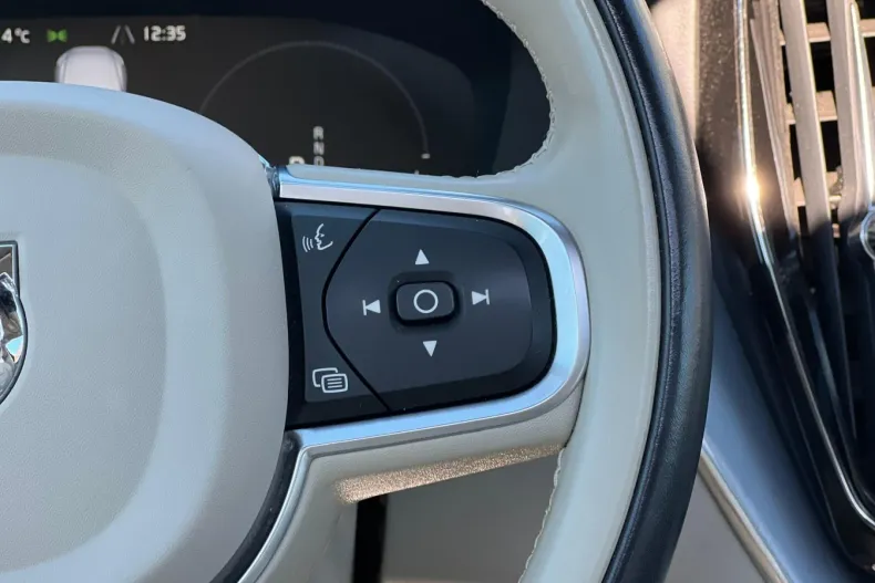 Volvo XC60 din 2020 cu 95.000 km - oferta VOL139903 - foto 10