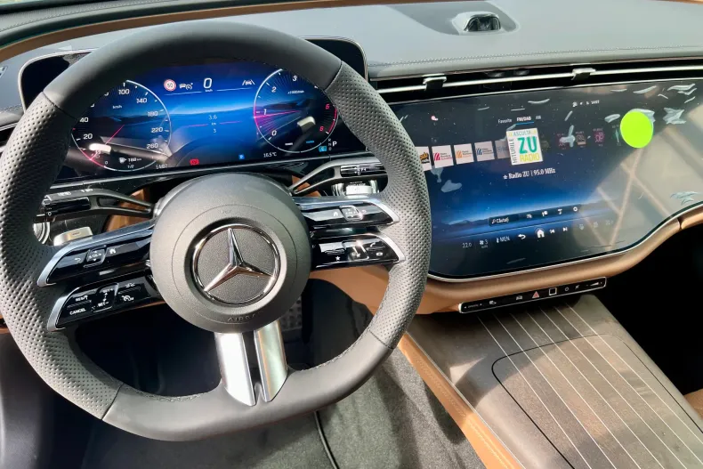 Mercedes-Benz E din 2025 cu 3 km - oferta MER139918 - foto 11