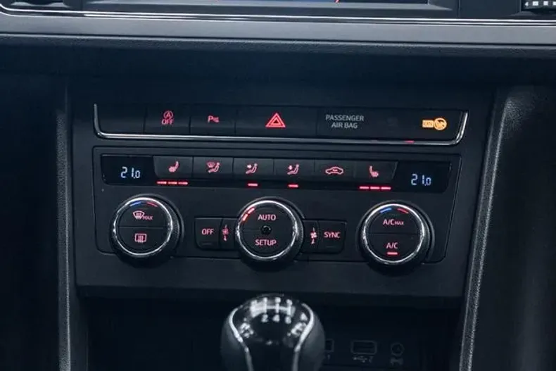 Seat Leon din 2020 cu 153.277 km - oferta SEA139921 - foto 4