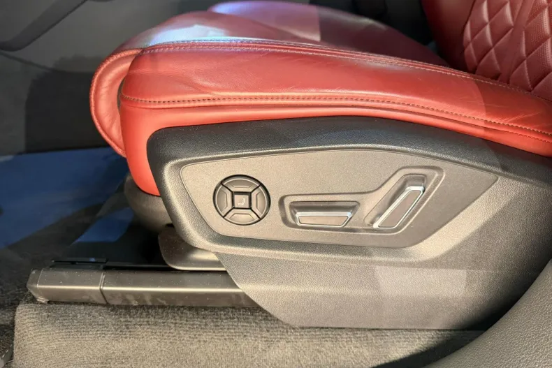 Audi SQ8 din 2019 cu 84.000 km - oferta AUD139929 - foto 18