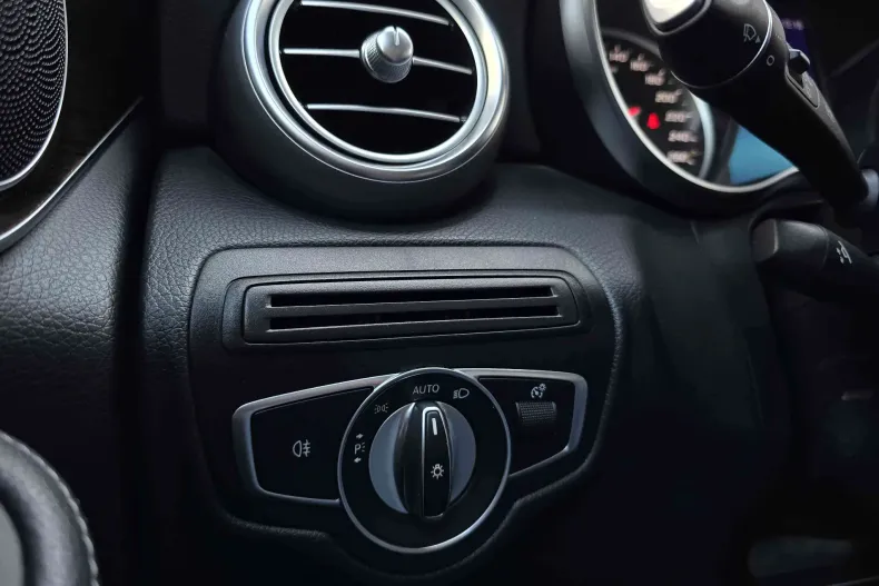 Mercedes-Benz GLC din 2022 cu 126.554 km - oferta MER139972 - foto 10