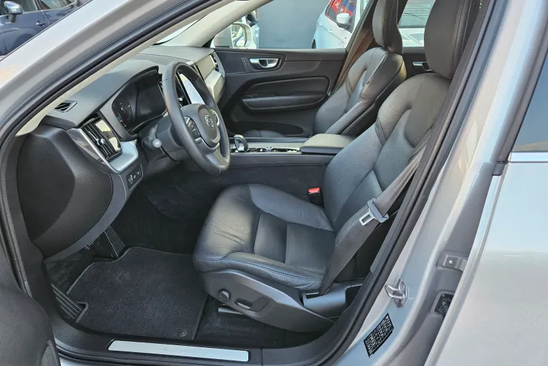 Volvo XC60 din 2022 cu 95.600 km - oferta VOL140005 - foto 12