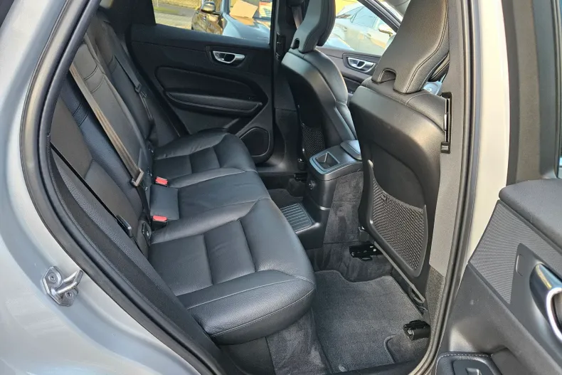 Volvo XC60 din 2022 cu 95.600 km - oferta VOL140005 - foto 14