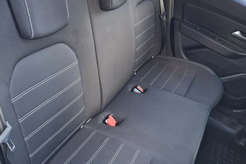 Dacia Duster din 2021 cu 100.230 km - oferta DAC140006 - foto 31