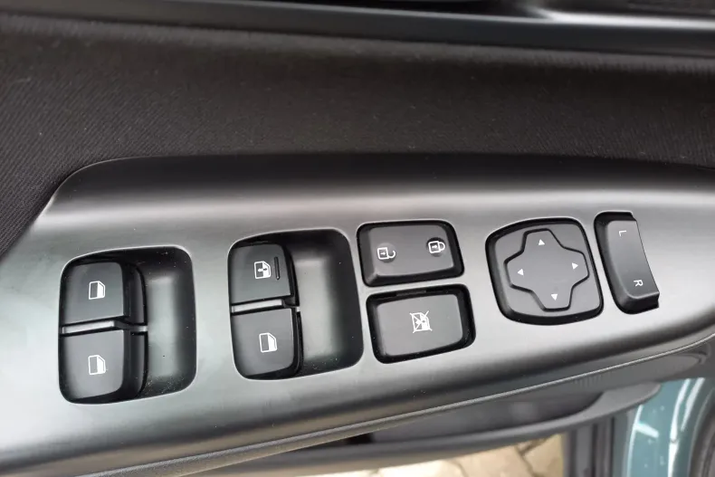 Hyundai KONA din 2021 cu 22.341 km - oferta HYU140078 - foto 16