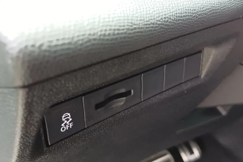 Peugeot 308 din 2022 cu 27.969 km - oferta PEU140096 - foto 29