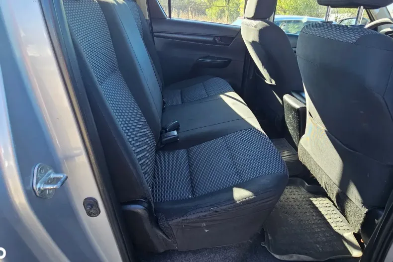 Toyota Hilux din 2019 cu 106.000 km - oferta TOY140109 - foto 9