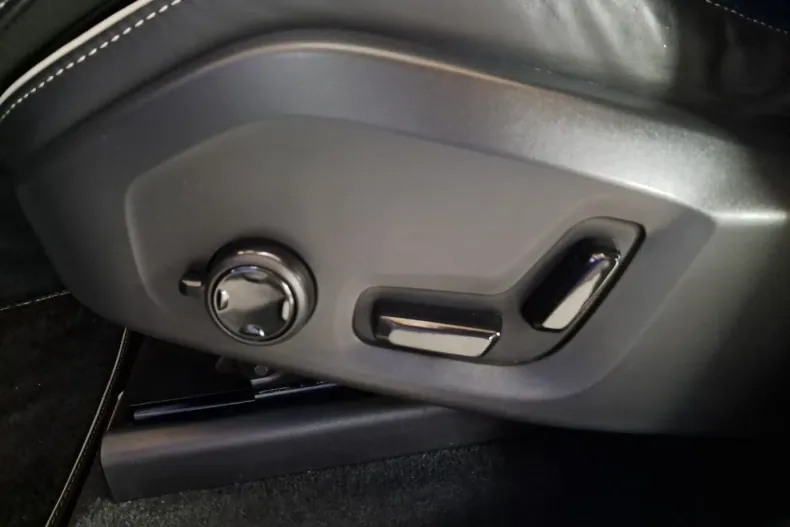 Volvo XC60 din 2021 cu 102.838 km - oferta VOL140111 - foto 10